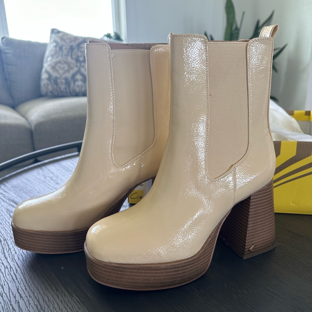 Circus Sam Edelman Stace Platform Boot, size 8,Vanilla glossy, eggshell color - Picture 1 of 14